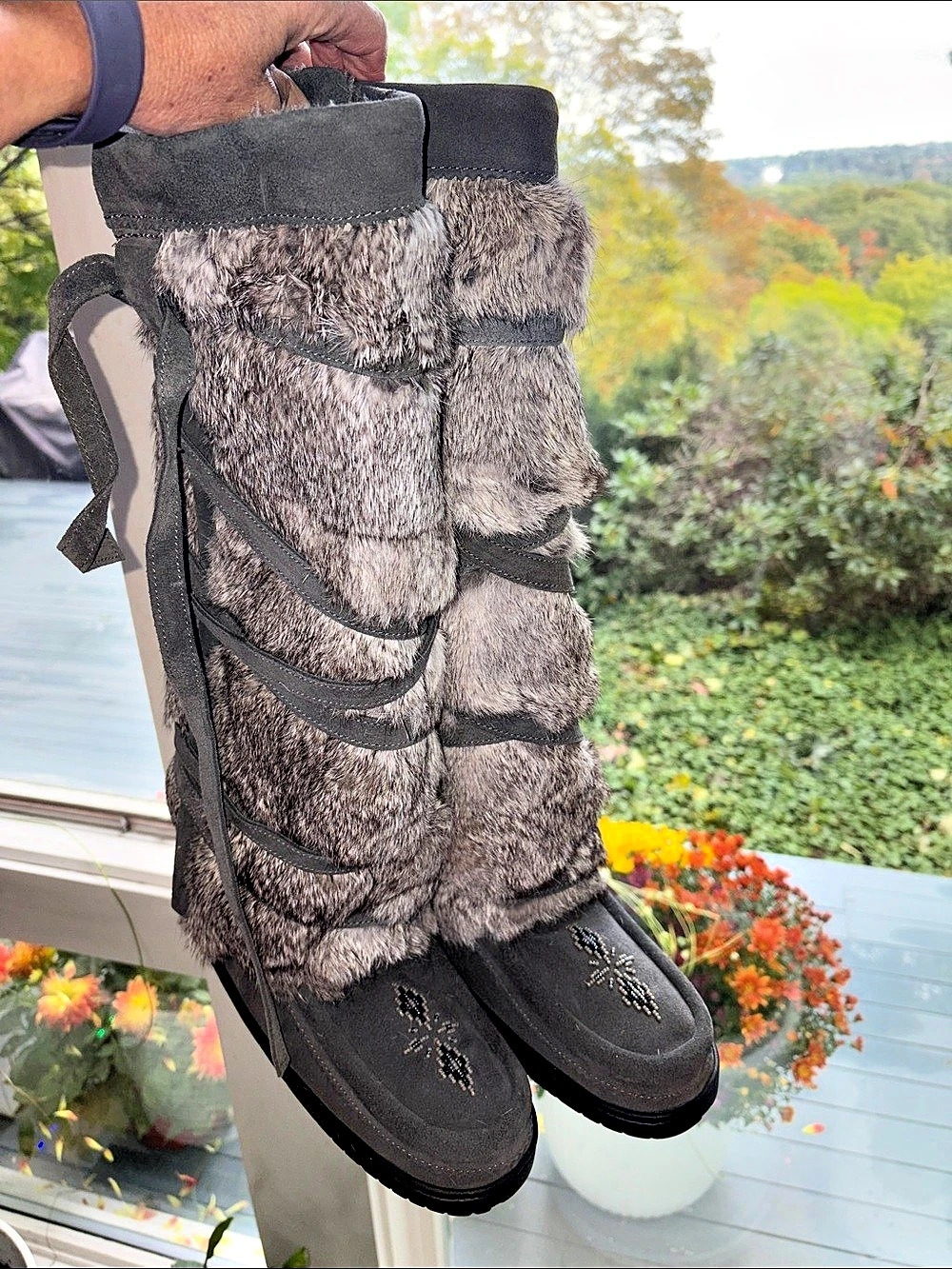 Manitobah Tall Wrap Suede Mukluk Tall Suede Mukluk Boots US 8 Like New